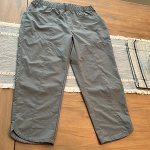 Patagonia Capri Pants. Lightweight nylon. Excellent condition